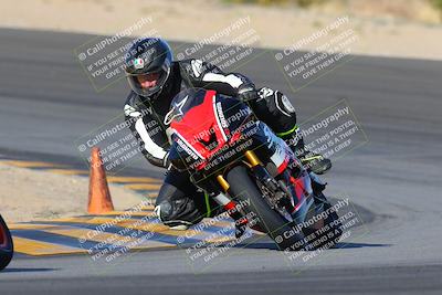 media/Dec-18-2022-SoCal Trackdays (Sun) [[8099a50955]]/Turn 10 (140pm)/